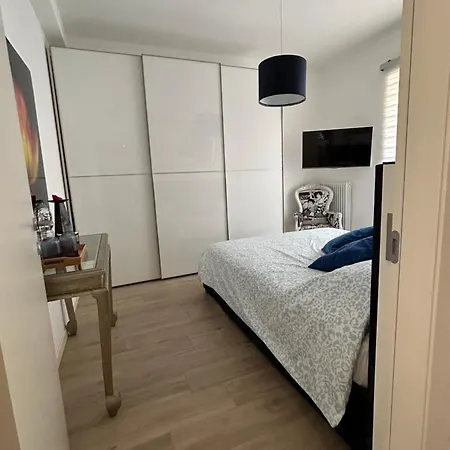 לינה וארוחת בוקר La Reggia