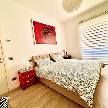 La Reggia לינה וארוחת בוקר